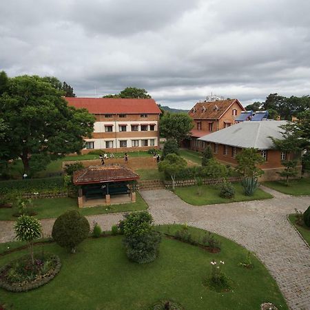 Lovasoa 4C Hotel Antsirabe Eksteriør billede