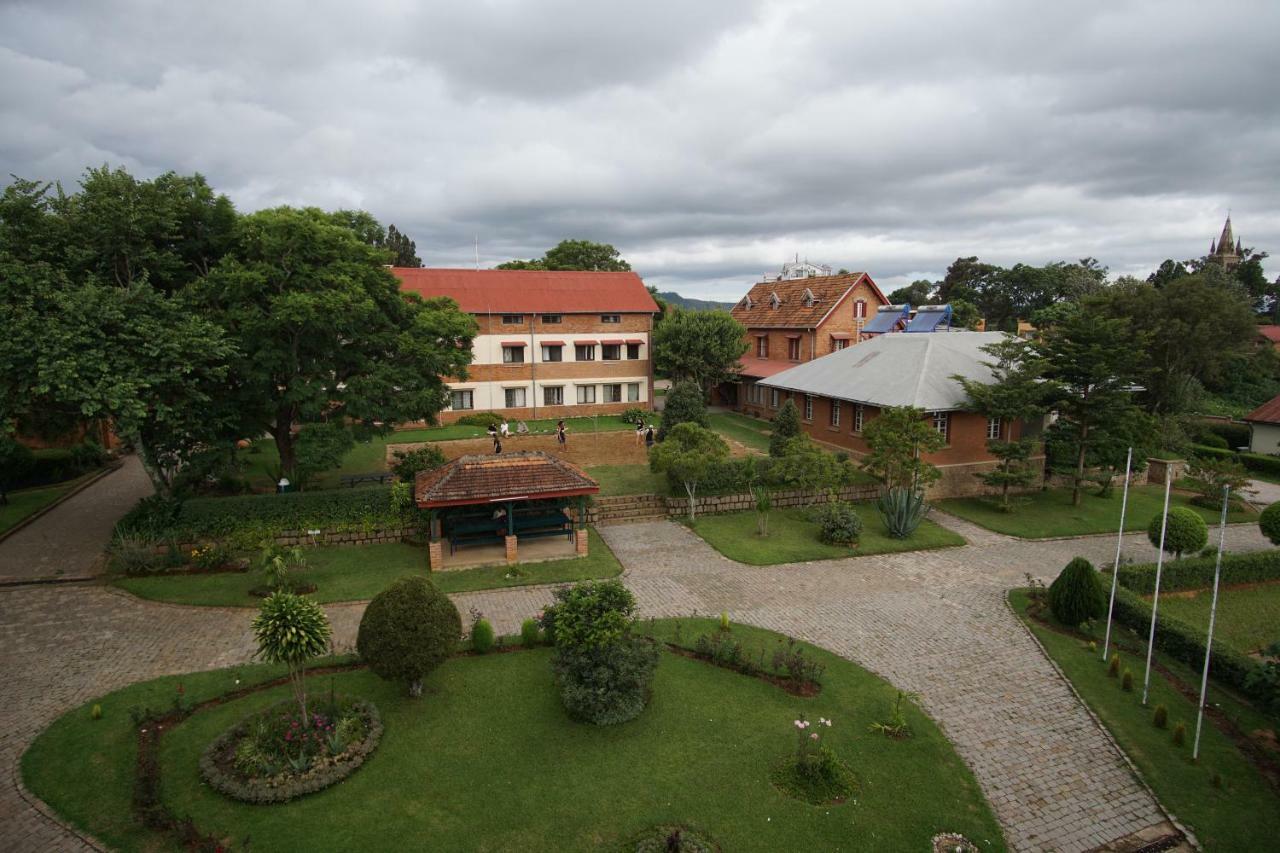 Lovasoa 4C Hotel Antsirabe Eksteriør billede