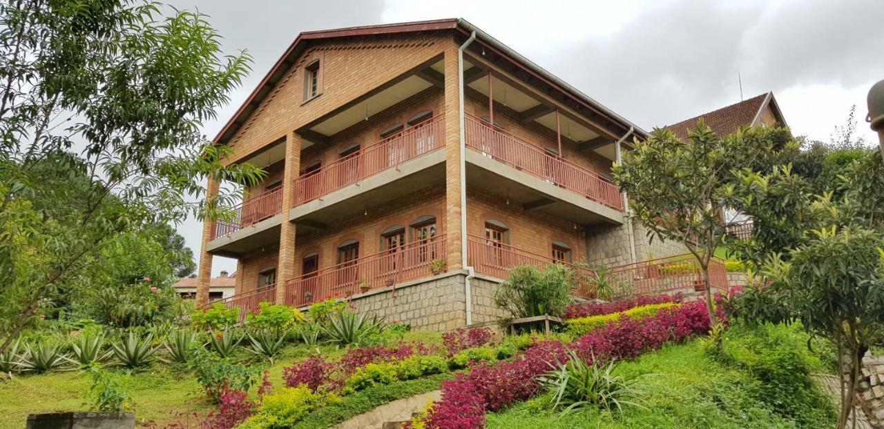 Lovasoa 4C Hotel Antsirabe Eksteriør billede