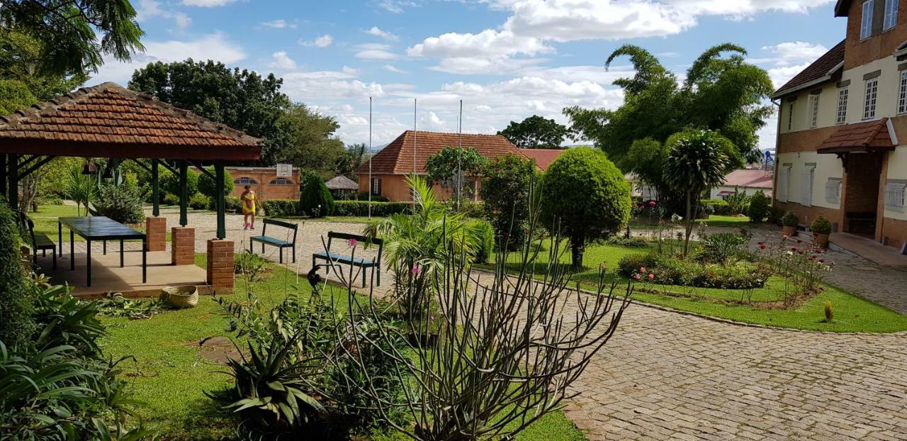 Lovasoa 4C Hotel Antsirabe Eksteriør billede