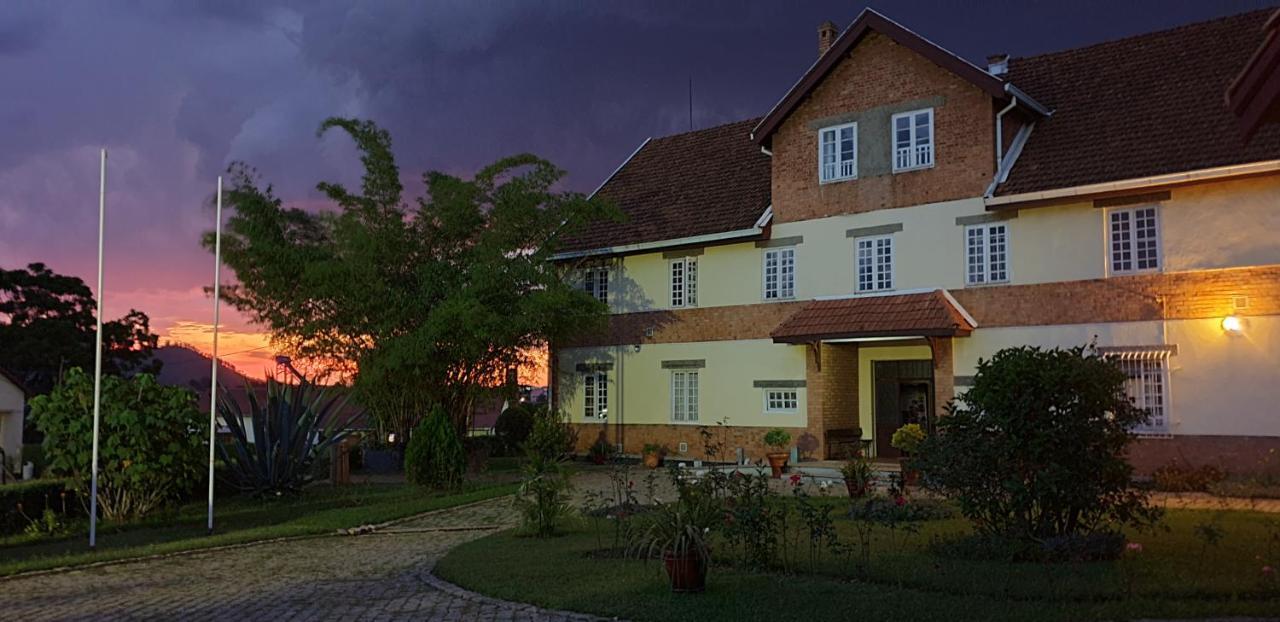 Lovasoa 4C Hotel Antsirabe Eksteriør billede
